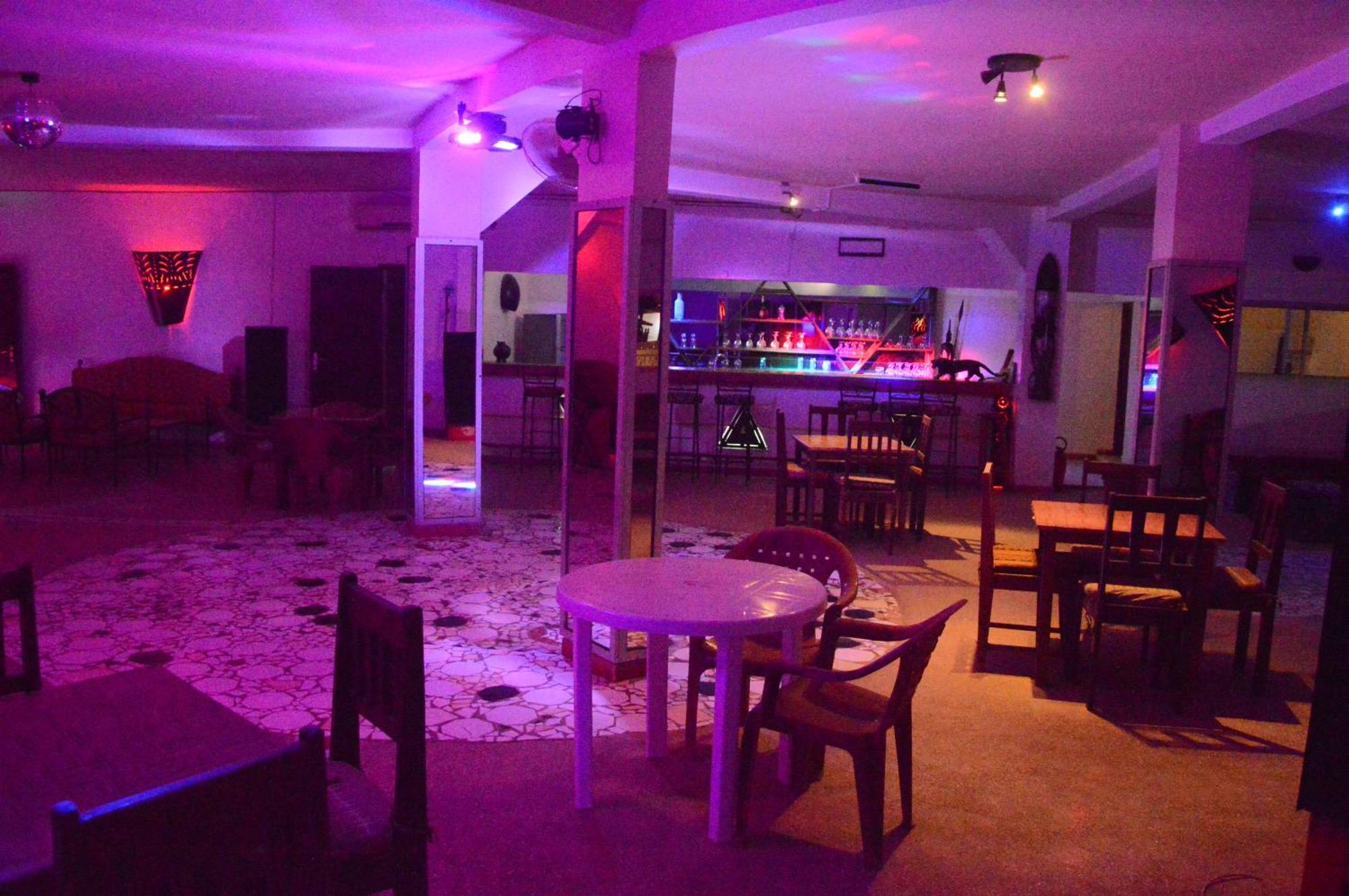 Hotel Takana Ngaparou Buitenkant foto