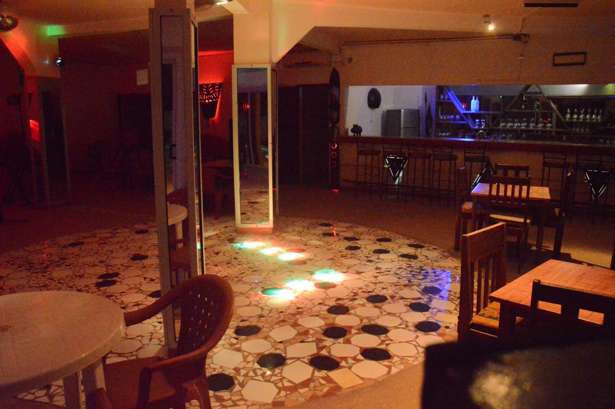 Hotel Takana Ngaparou Buitenkant foto