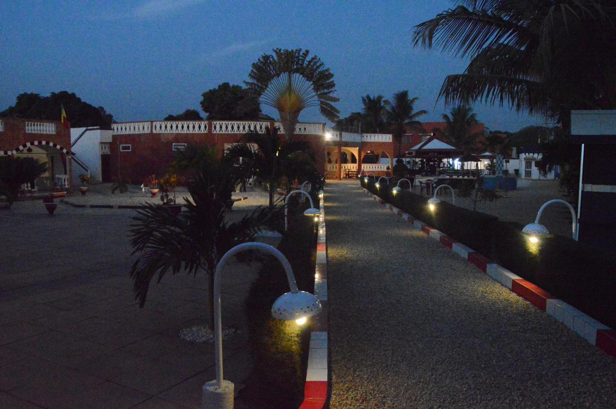 Hotel Takana Ngaparou Buitenkant foto