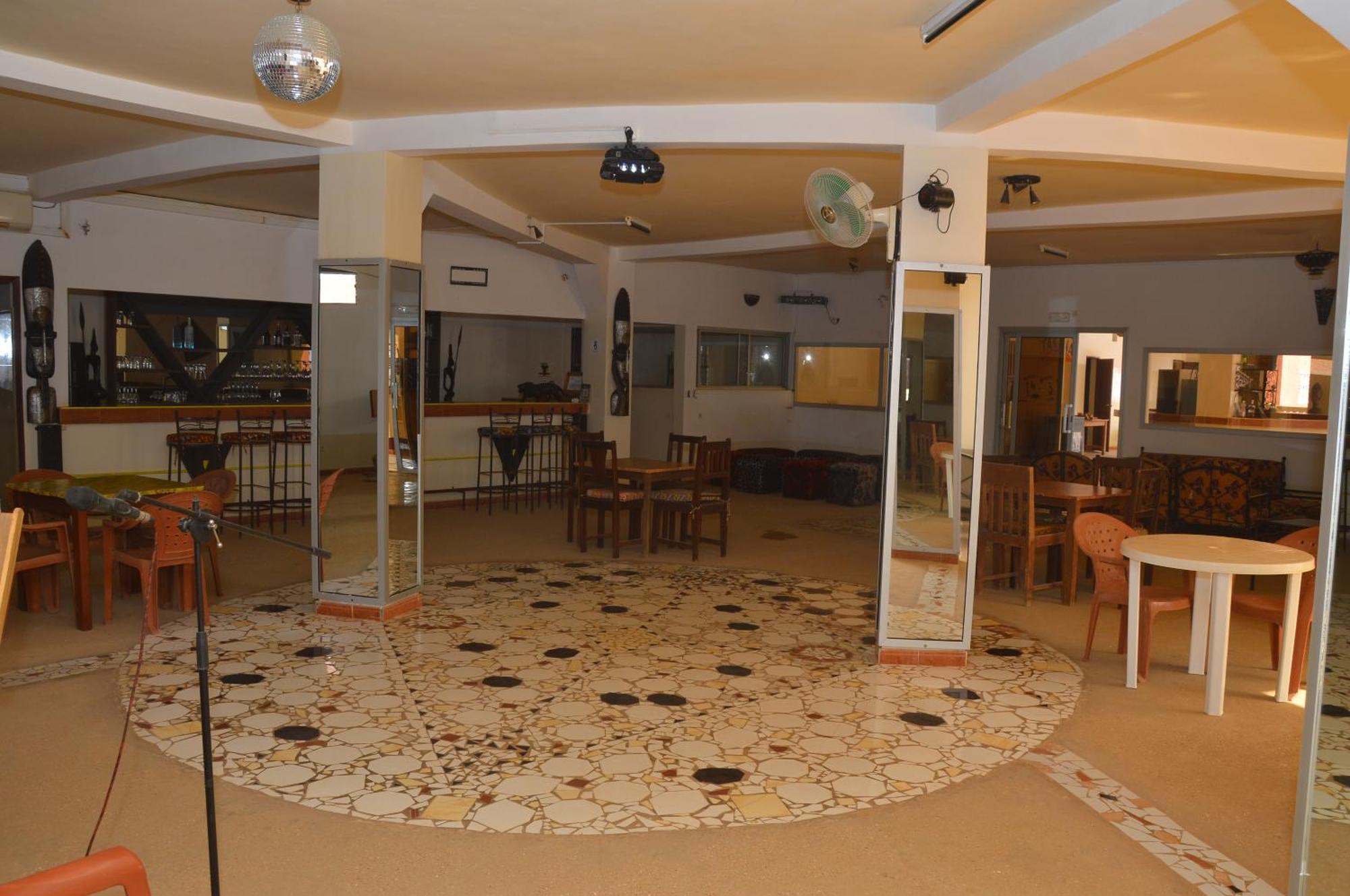 Hotel Takana Ngaparou Buitenkant foto